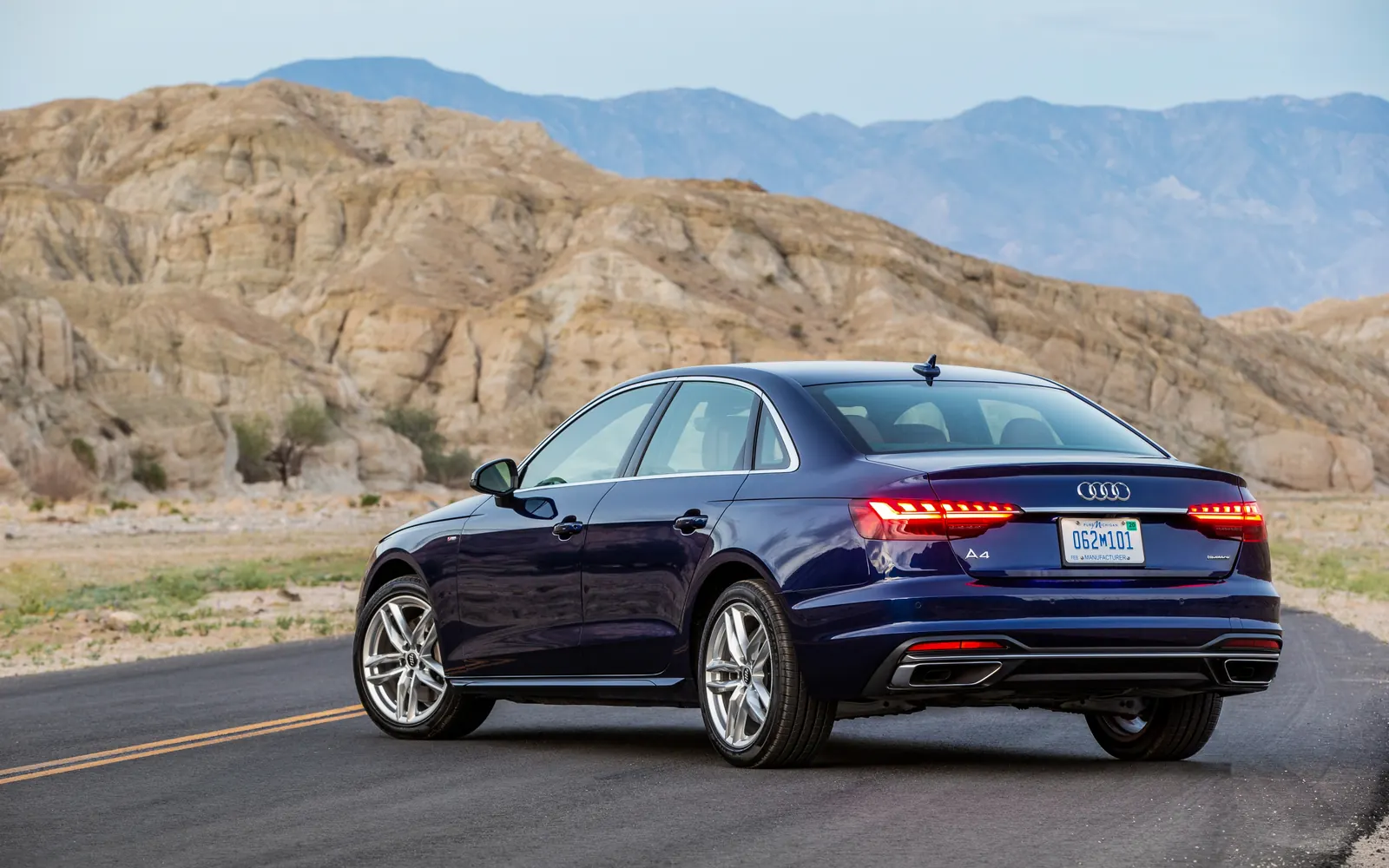 Audi A4 (B9) – вид сзади сбоку