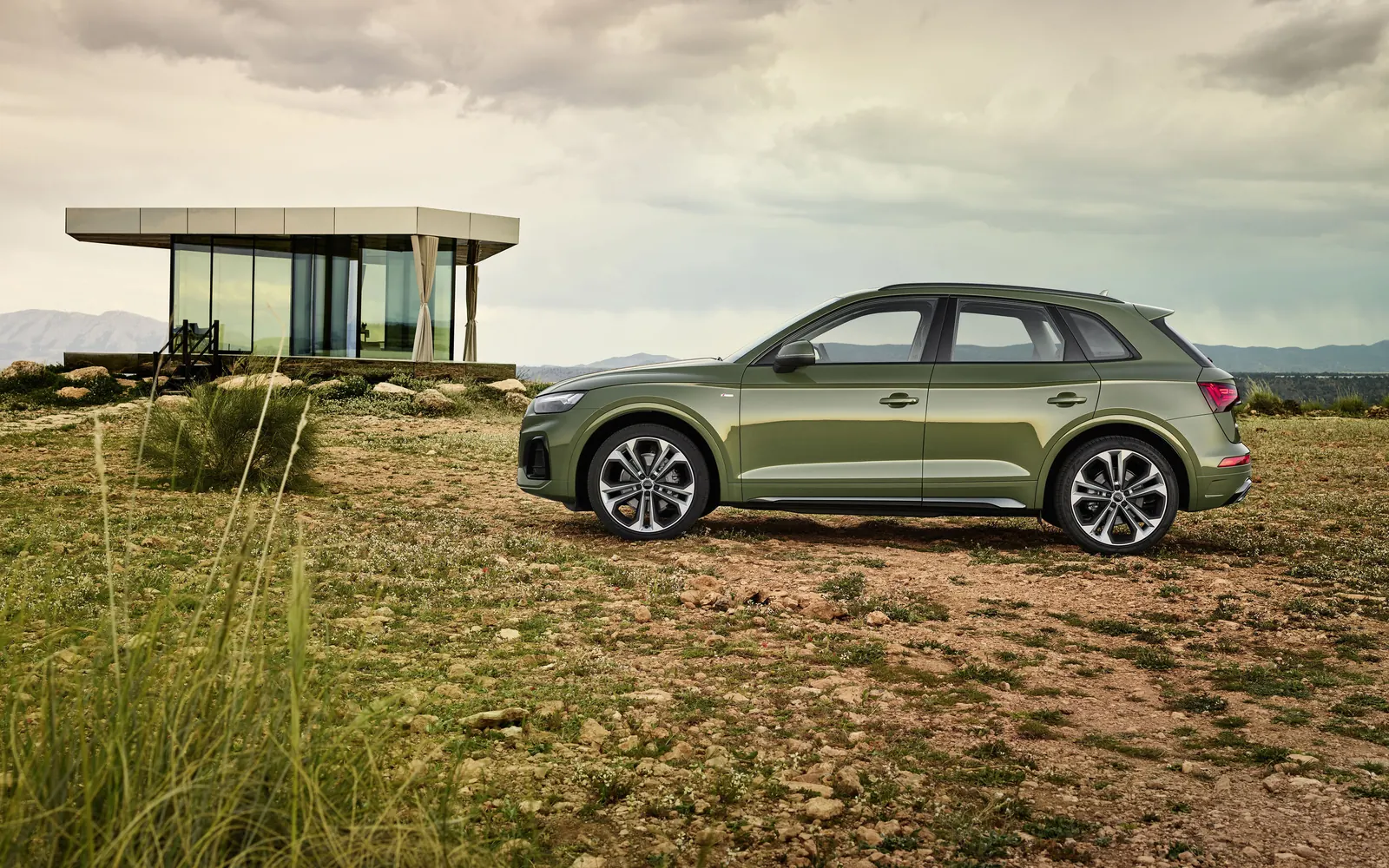 Audi Q5 – вид сбоку
