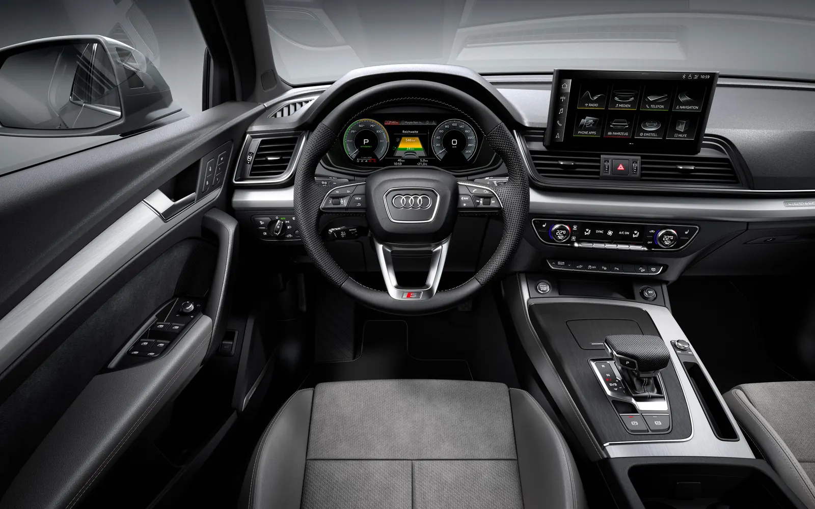 Audi Q5 – панель приборов и экран мультимедиа
