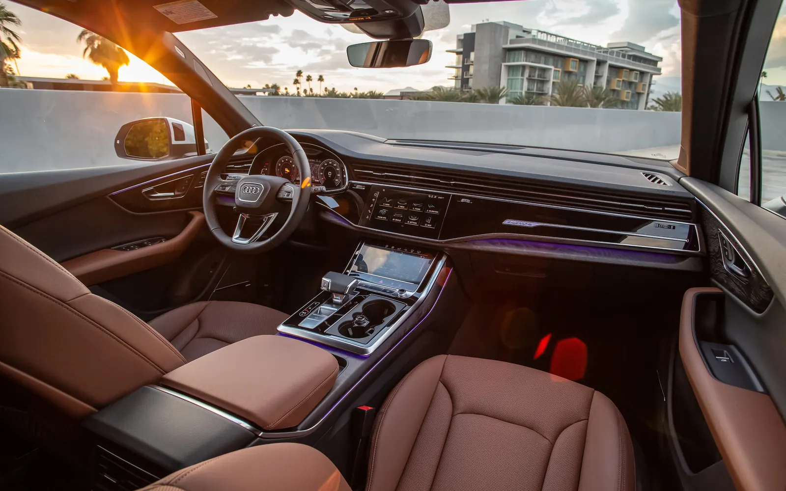 Audi Q7 – салон, передняя часть