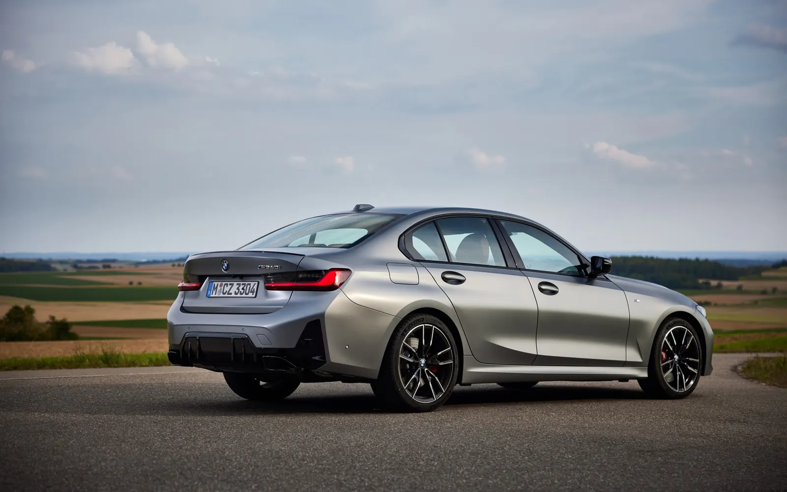 BMW 3 серия (G20) – вид сзади сбоку