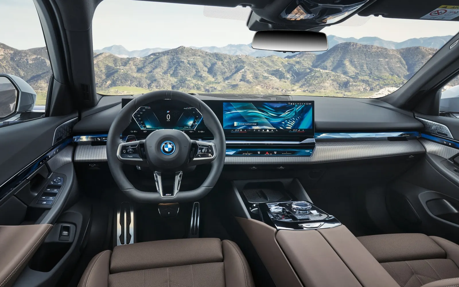 BMW 5 – салон, место водителя