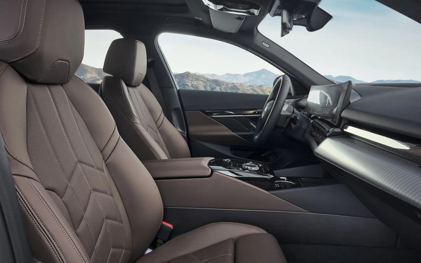 BMW 5 – передние сидения