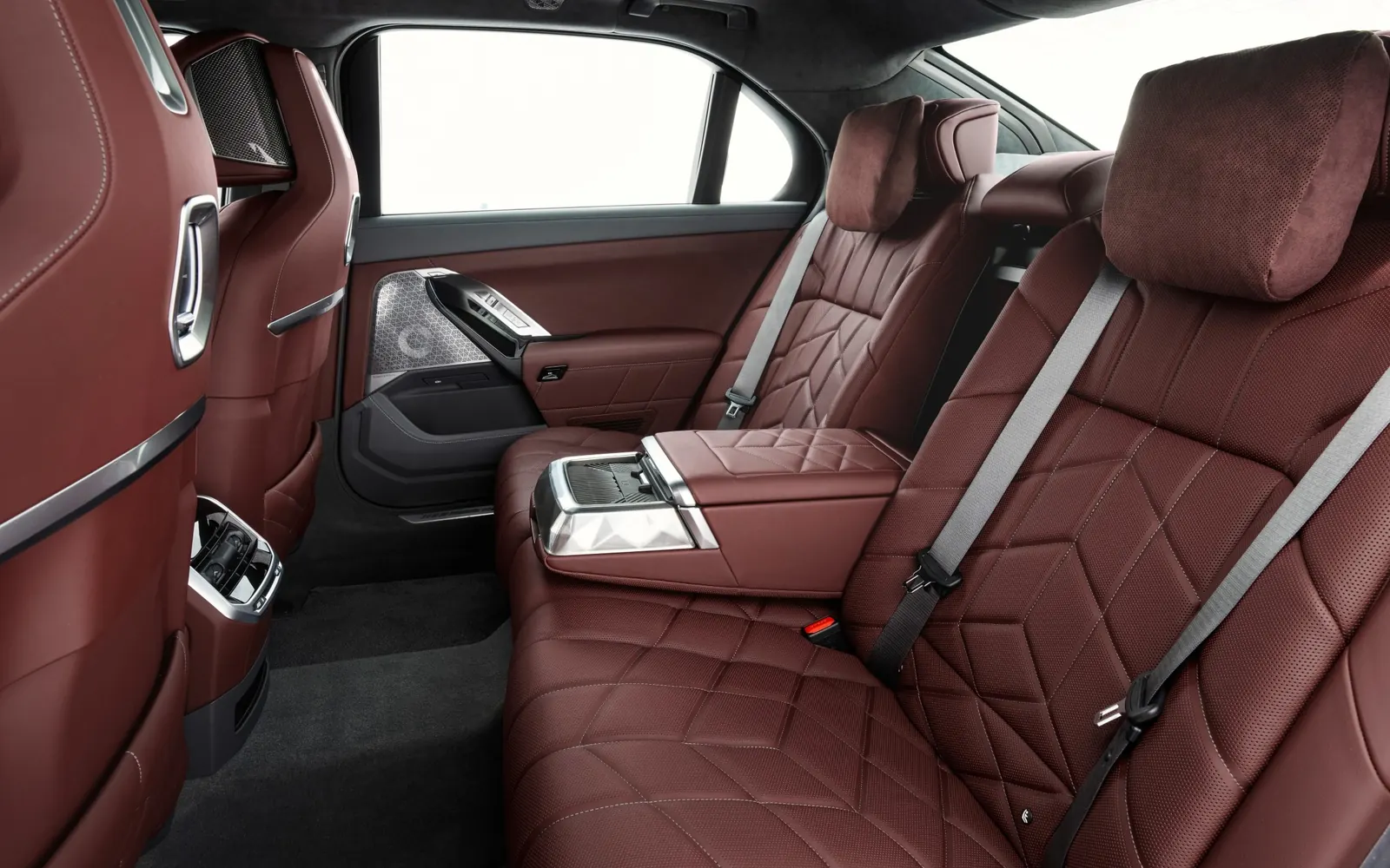 BMW 7 – задний ряд сидений