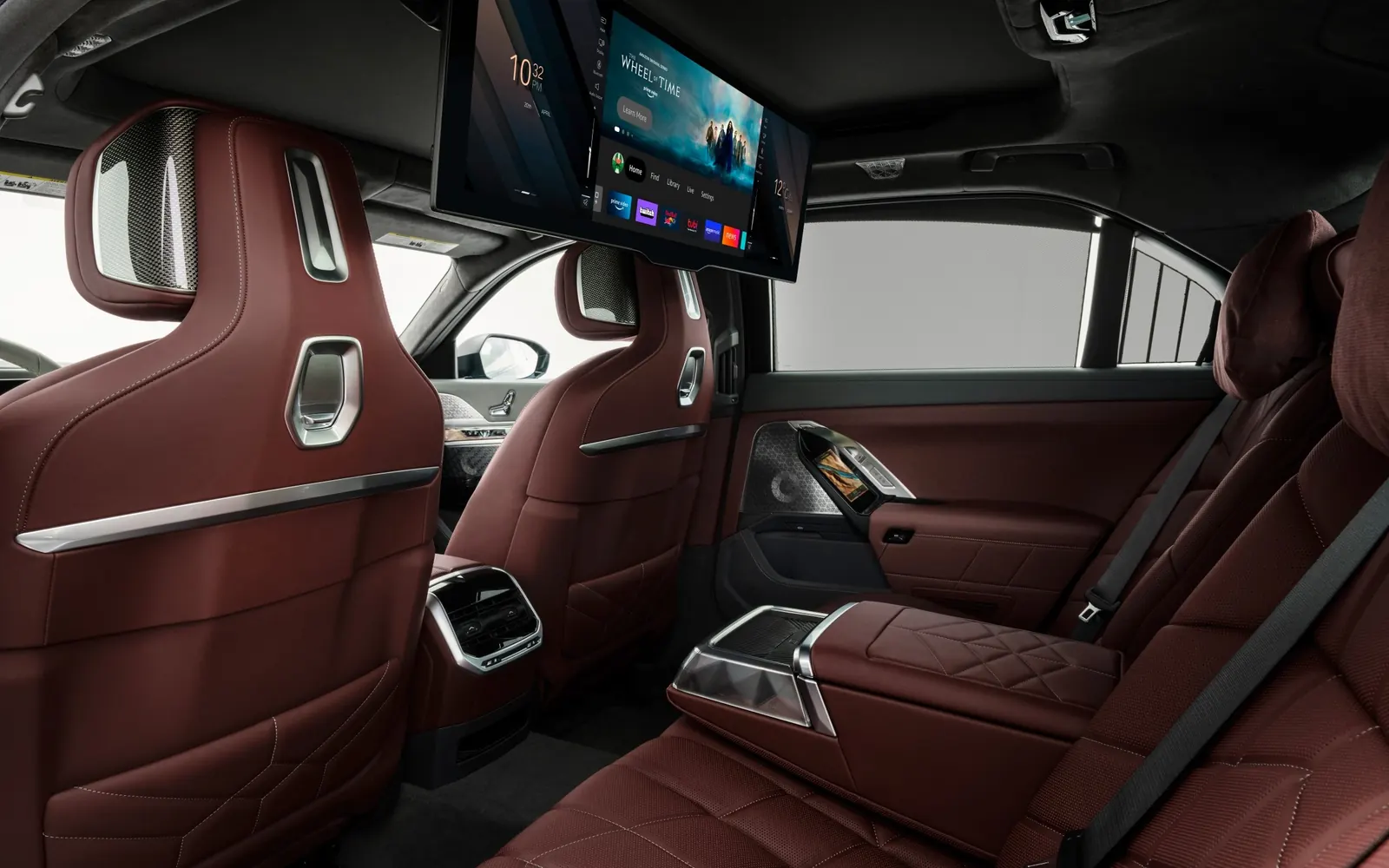 BMW 7 – задний экран BMW Theatre Screen