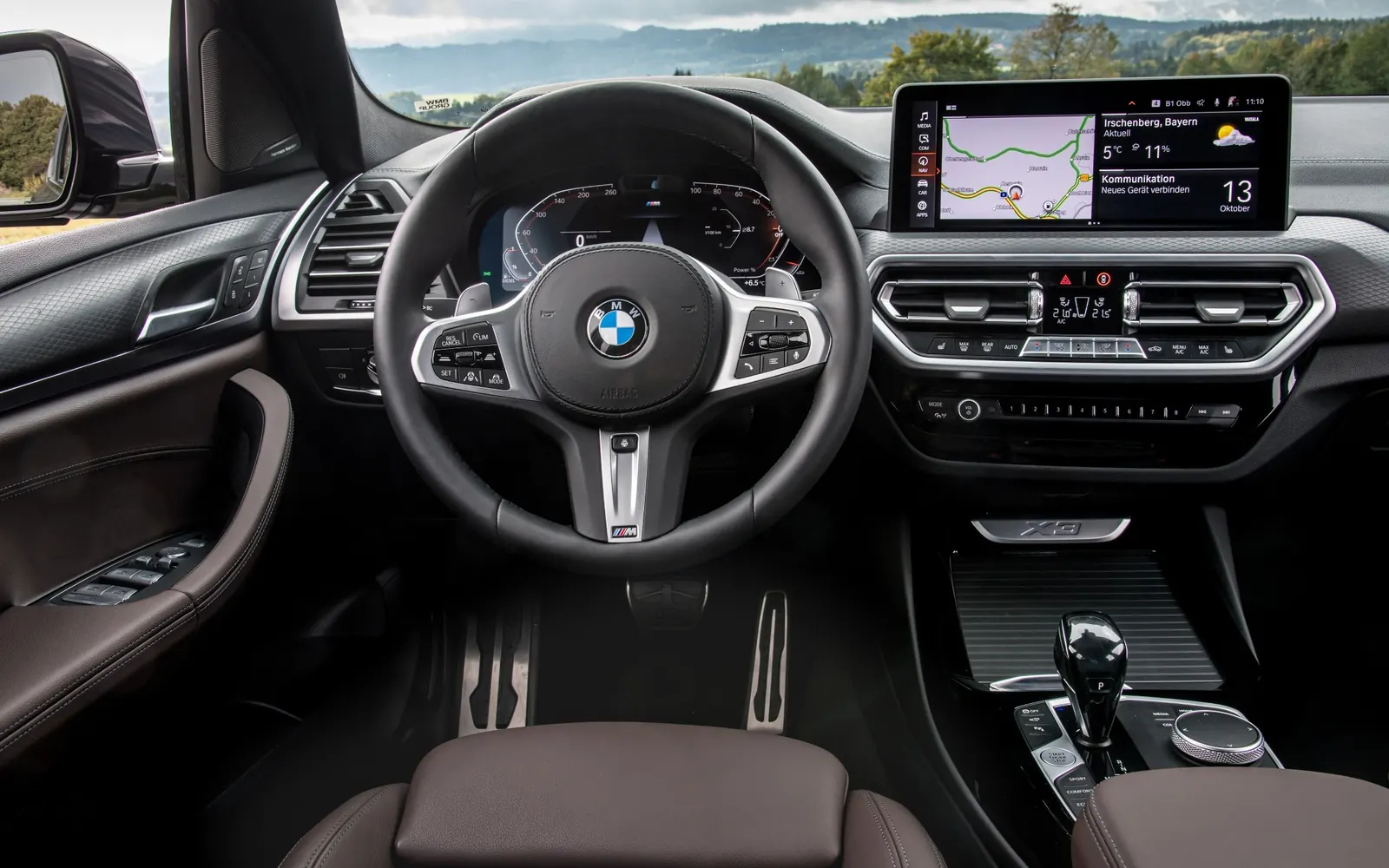 BMW X3 – салон, место водителя