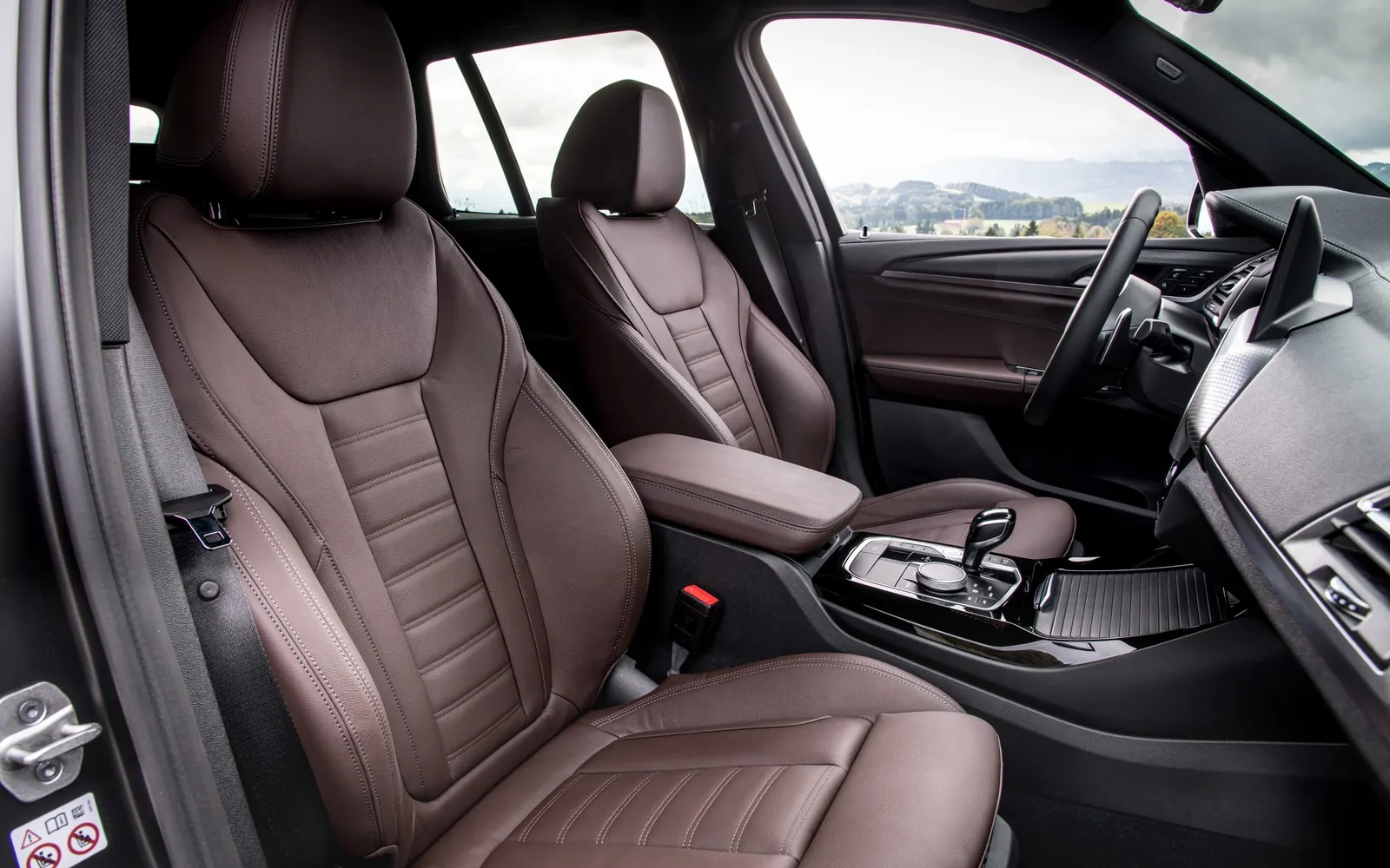 BMW X3 – передние сидения