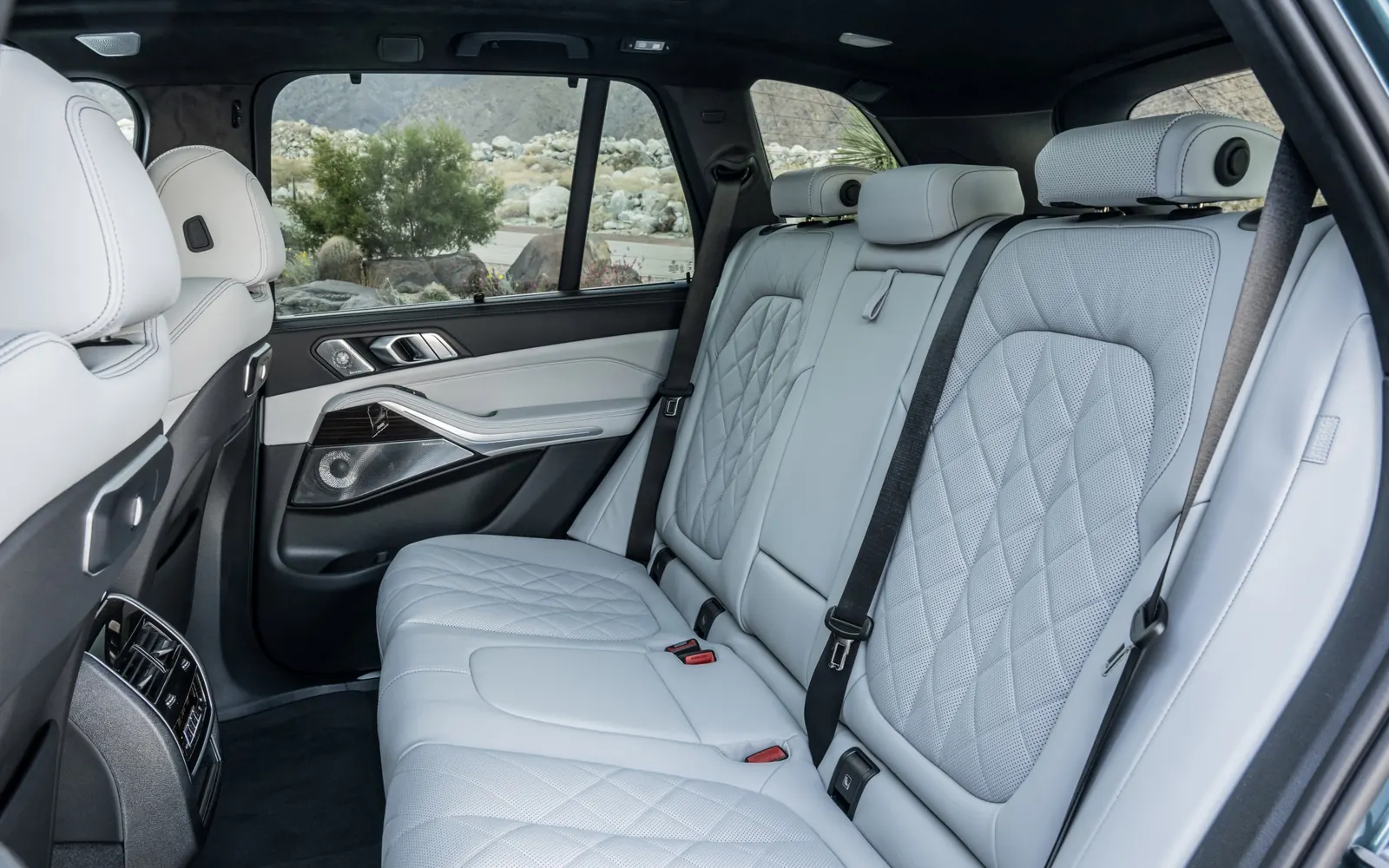 BMW X5 – задний ряд сидений