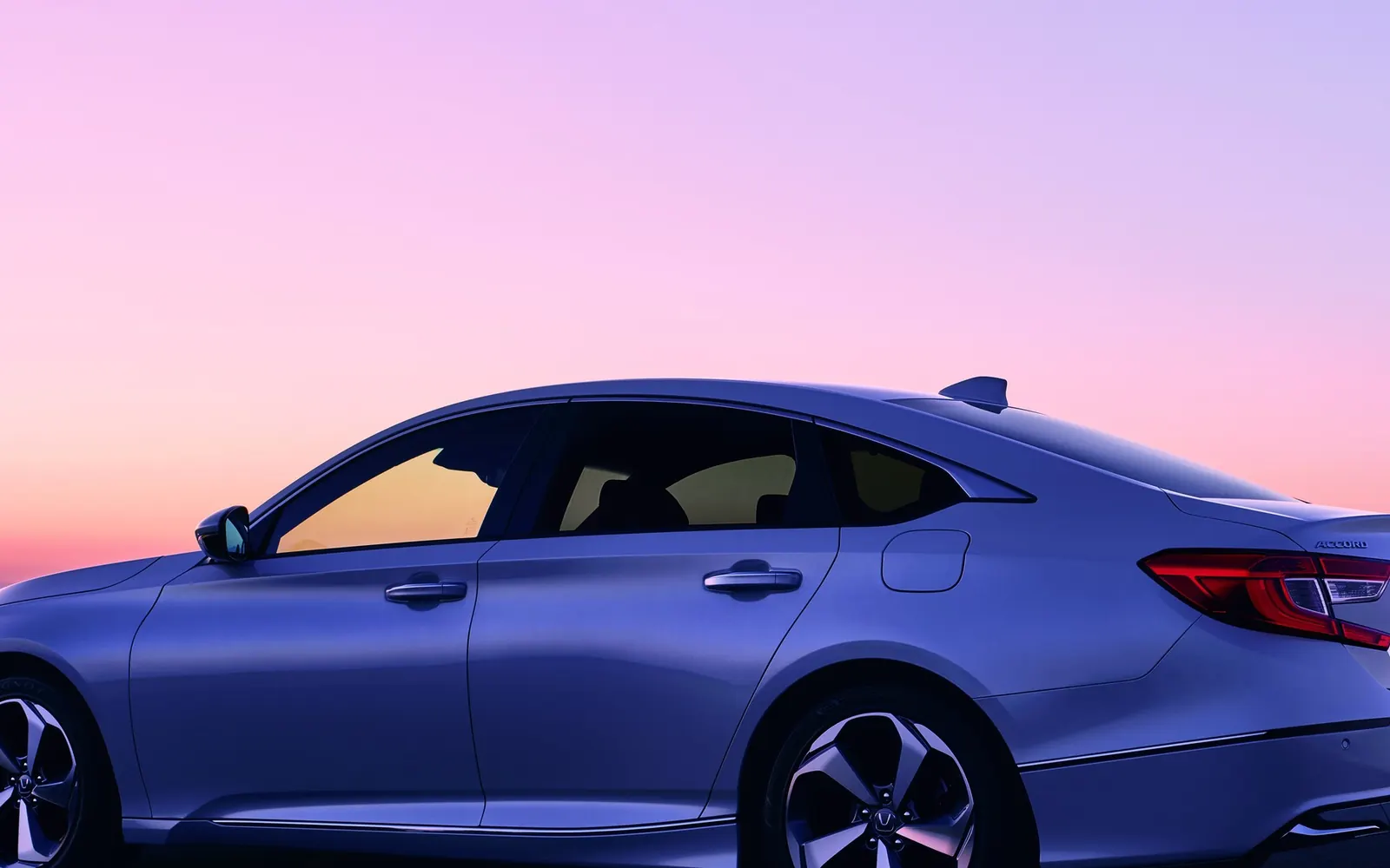Honda Accord – вид сбоку