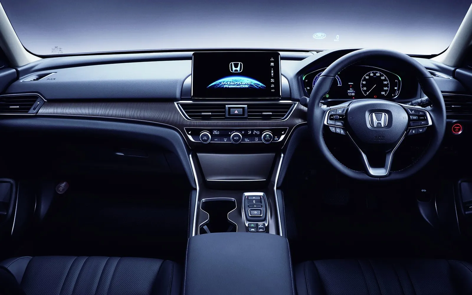 Honda Accord – передняя панель и экран мультимедиа