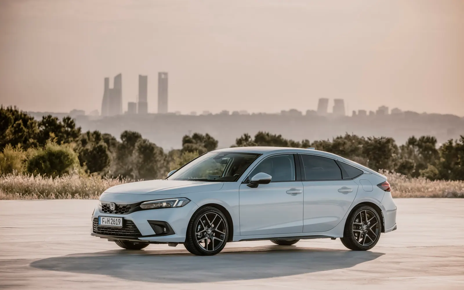 Honda Civic – вид спереди сбоку