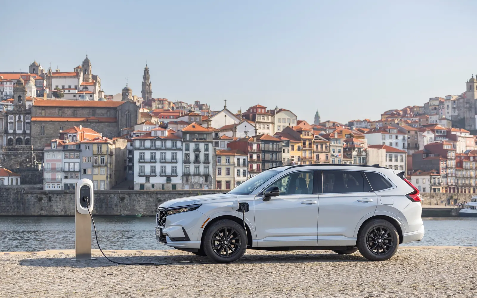 Honda CR-V – вид сбоку