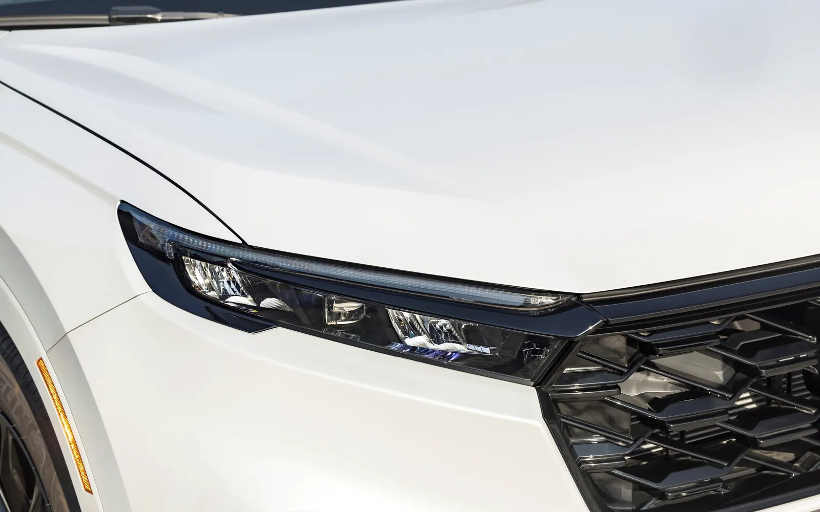 Honda CR-V – фара и решётка радиатора