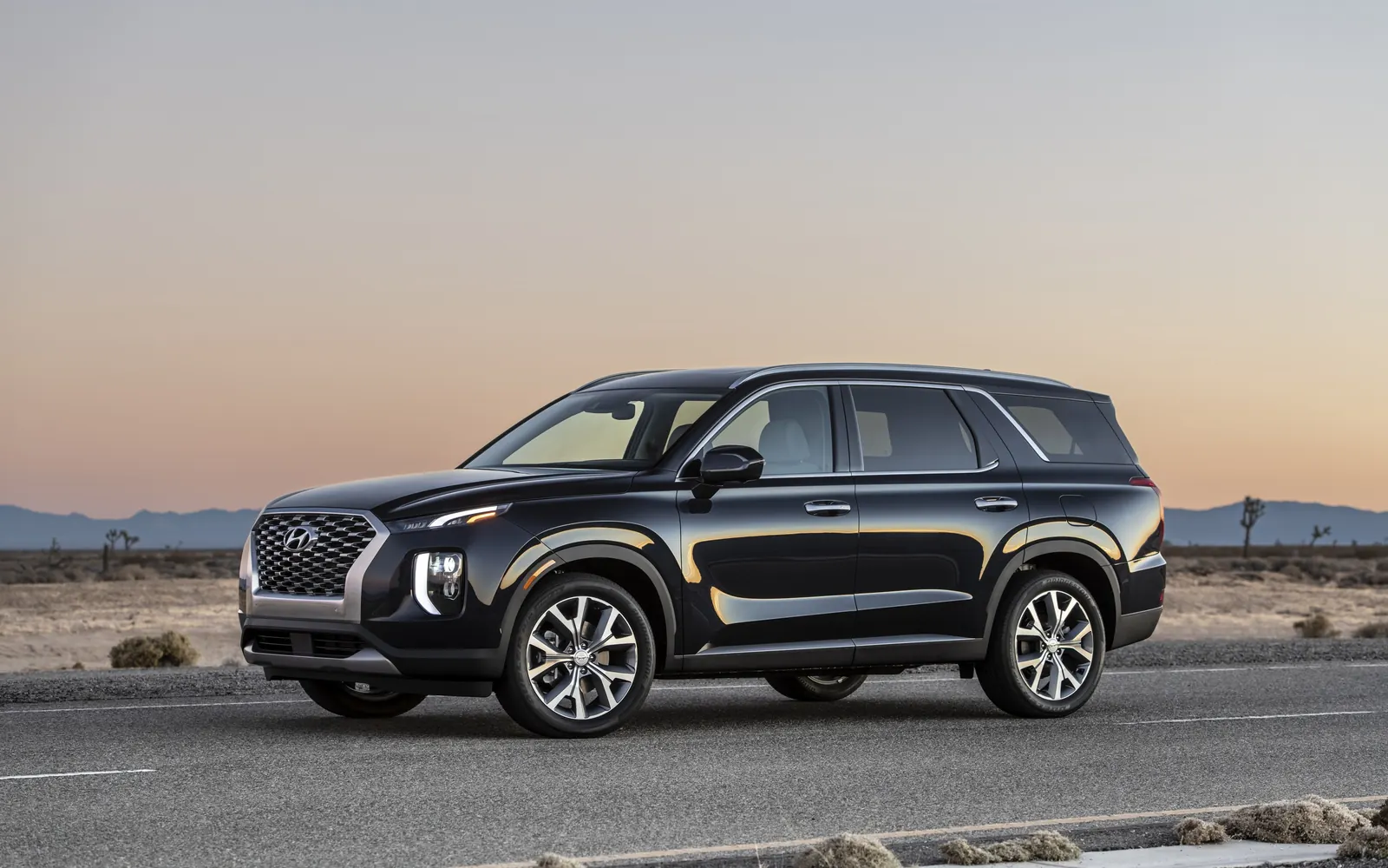 Hyundai Palisade – вид спереди сбоку