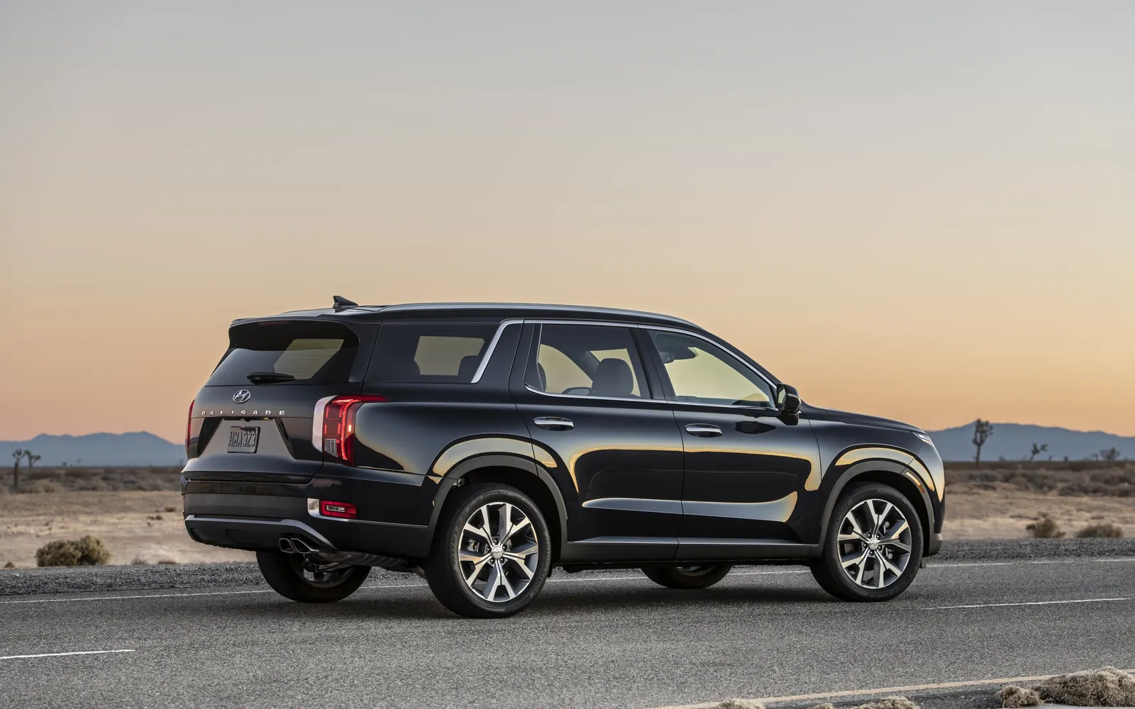 Hyundai Palisade – вид сзади сбоку