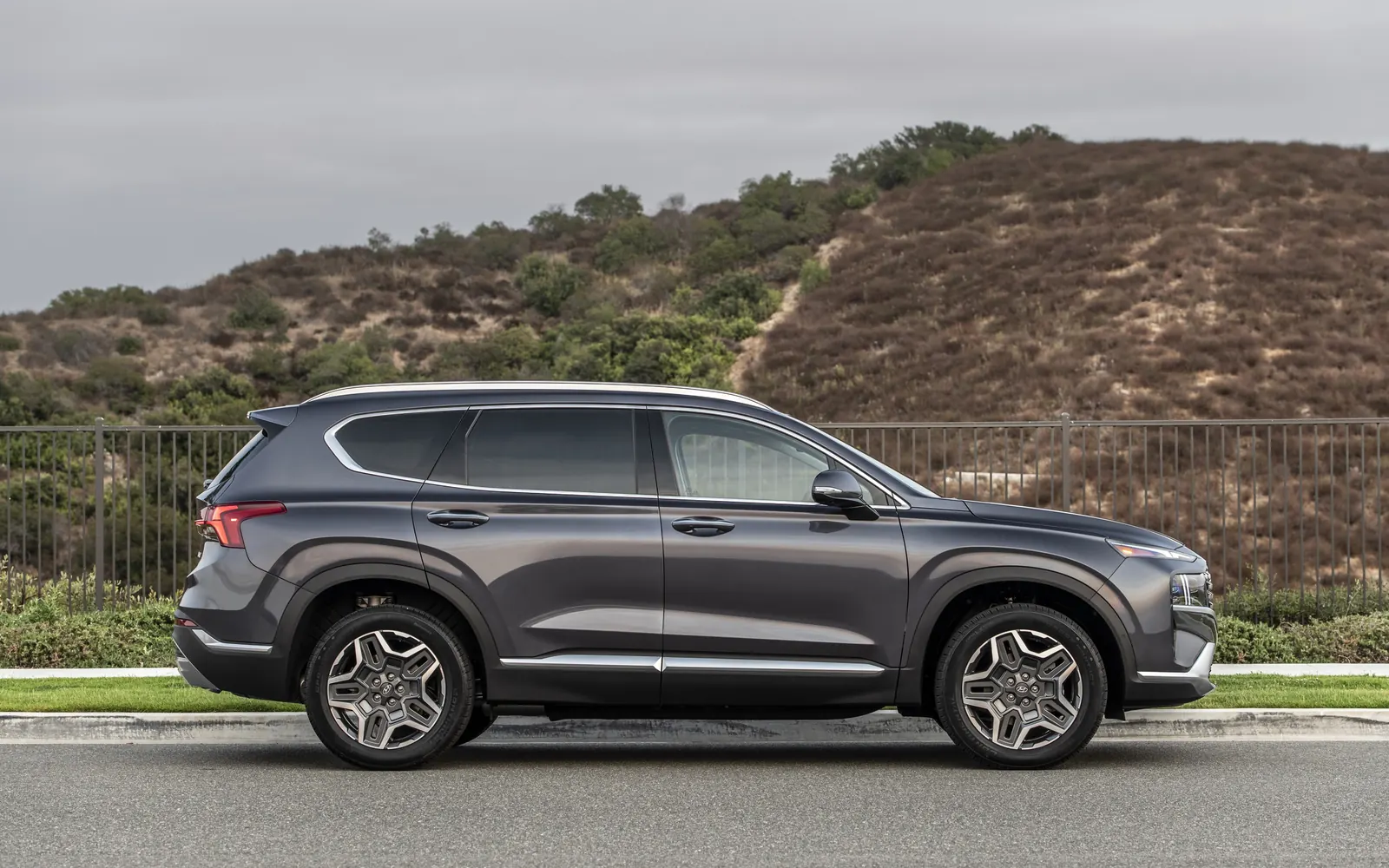 Hyundai Santa Fe TM – вид сбоку