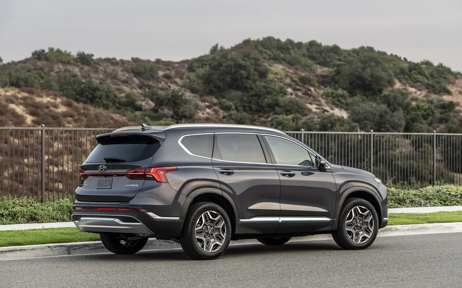 Hyundai Santa Fe TM – вид сзади сбоку