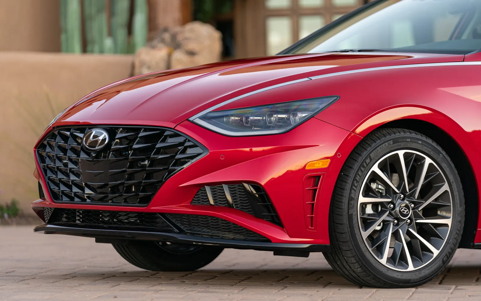 Hyundai Sonata DN8 – фара и решётка радиатора