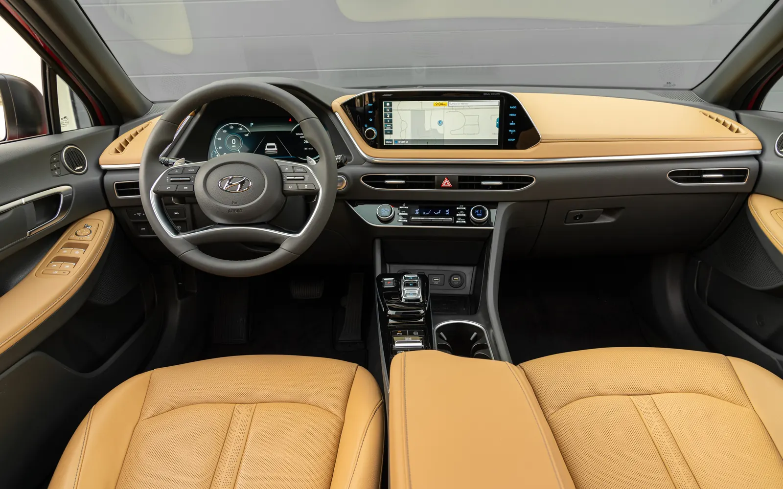Hyundai Sonata DN8 – салон, место водителя