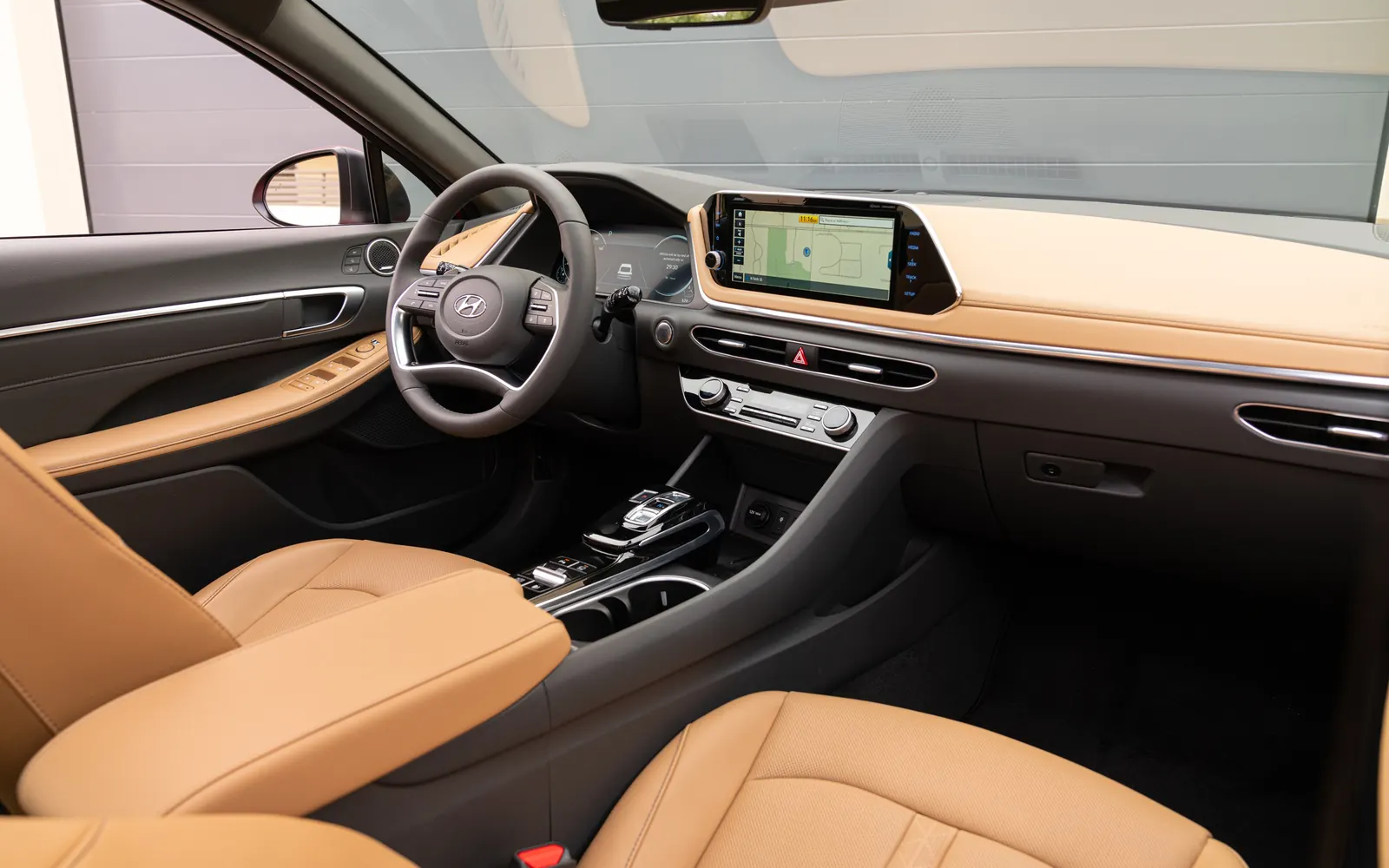 Hyundai Sonata DN8 – салон, передний ряд