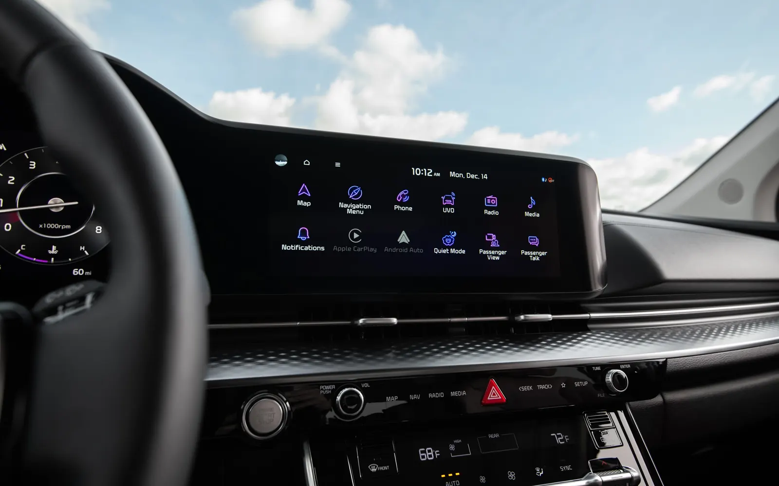 Kia Carnival 4 – экран мультимедиа