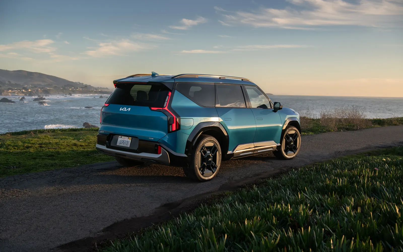 Kia EV9 – вид сзади сбоку