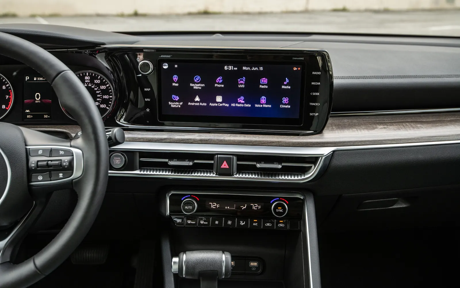 Kia K5 – экран мультимедиа