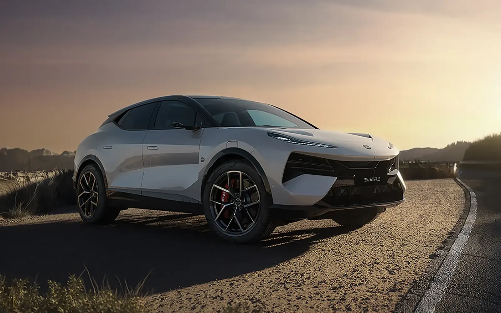 Lotus Eletre – вид спереди сбоку