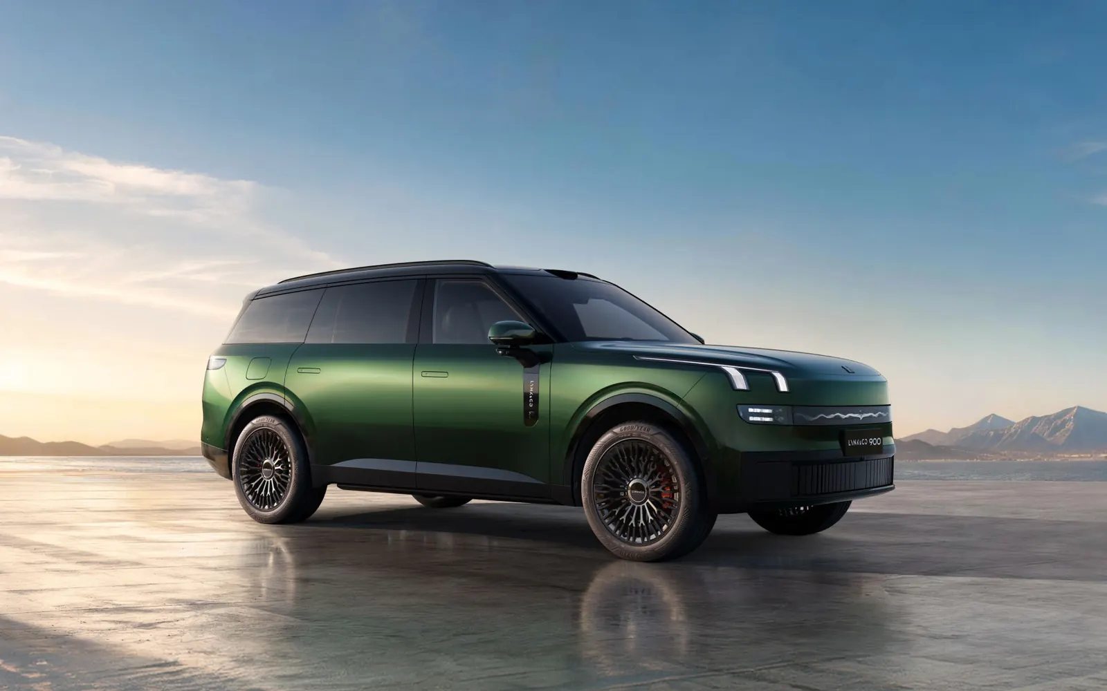 Lynk&CO 900 (Lynk & Co 09) – вид спереди сбоку