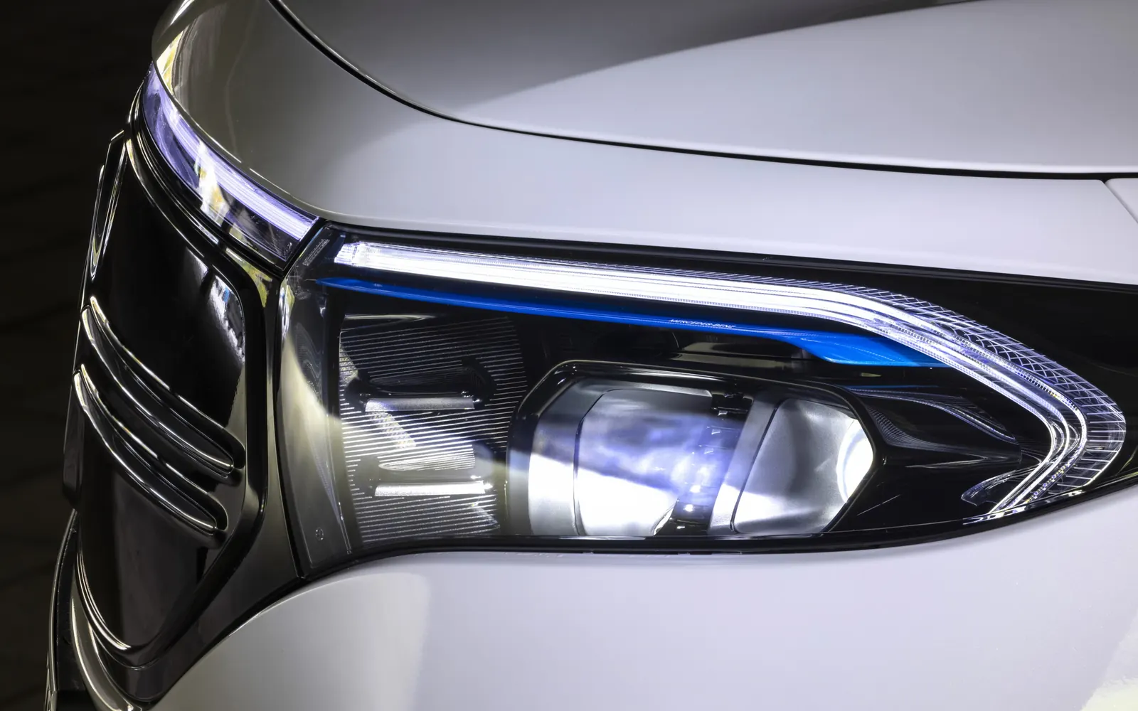 Mercedes-Benz EQB – фара