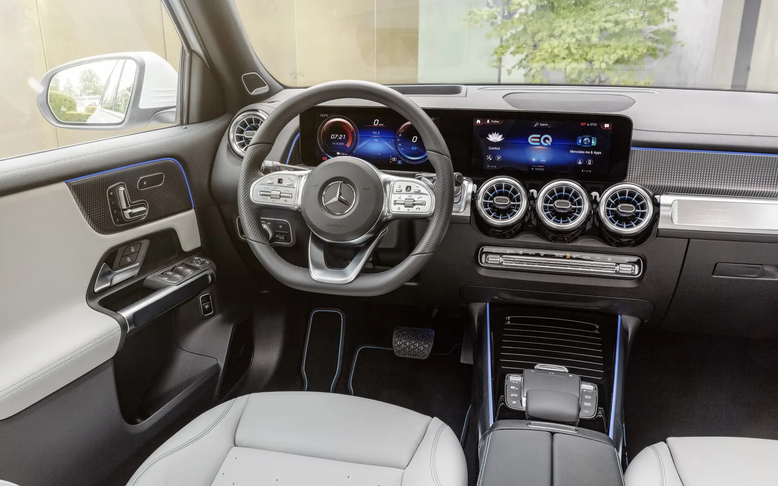 Mercedes-Benz EQB – салон, место водителя