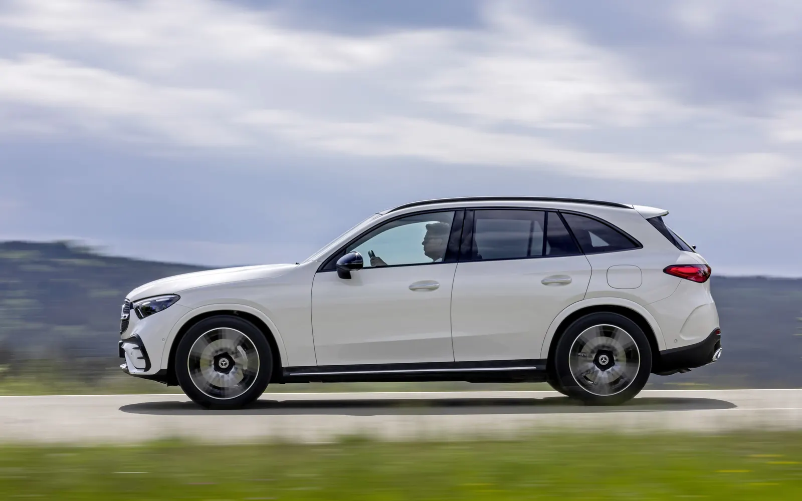 Mercedes-Benz GLC – вид сбоку