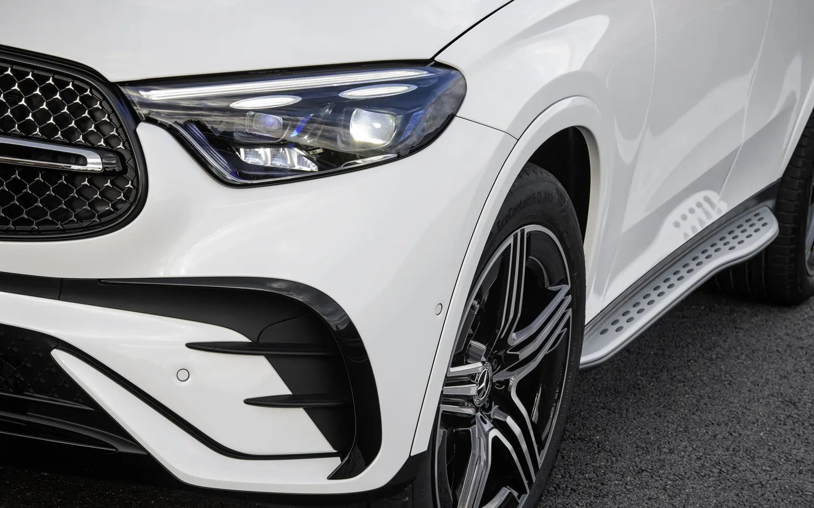 Mercedes-Benz GLC – фара и бампер
