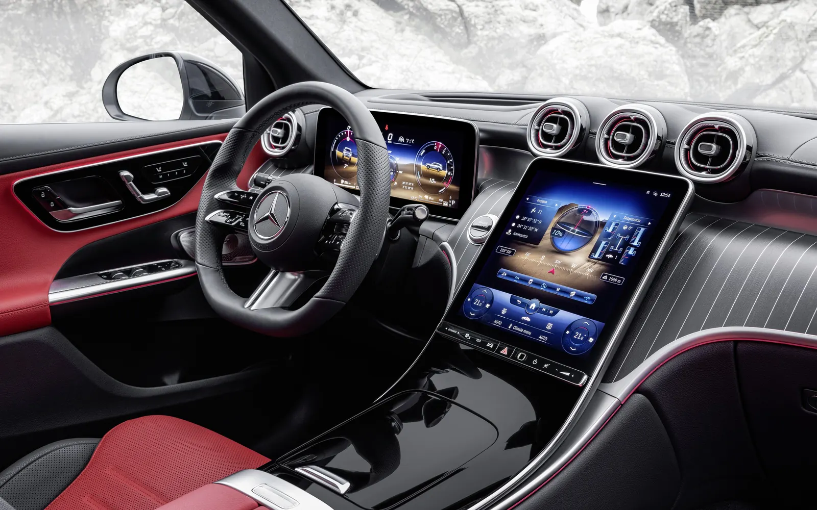 Mercedes-Benz GLC – салон, место водителя