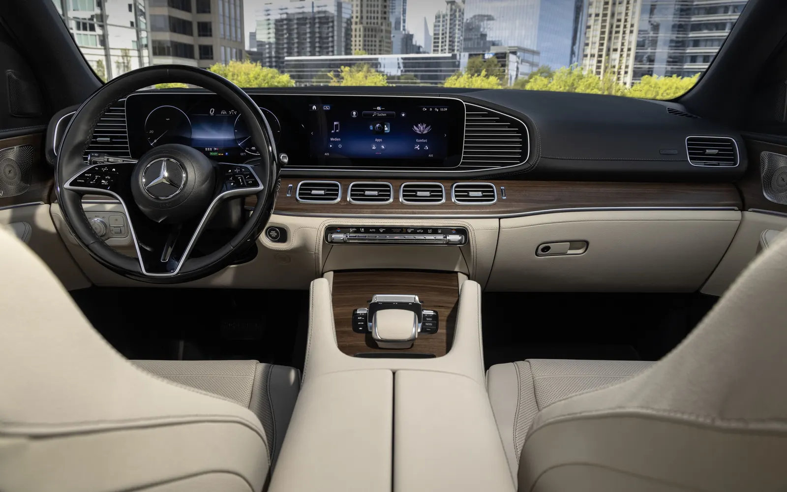 Mercedes-Benz GLE – салон, место водителя