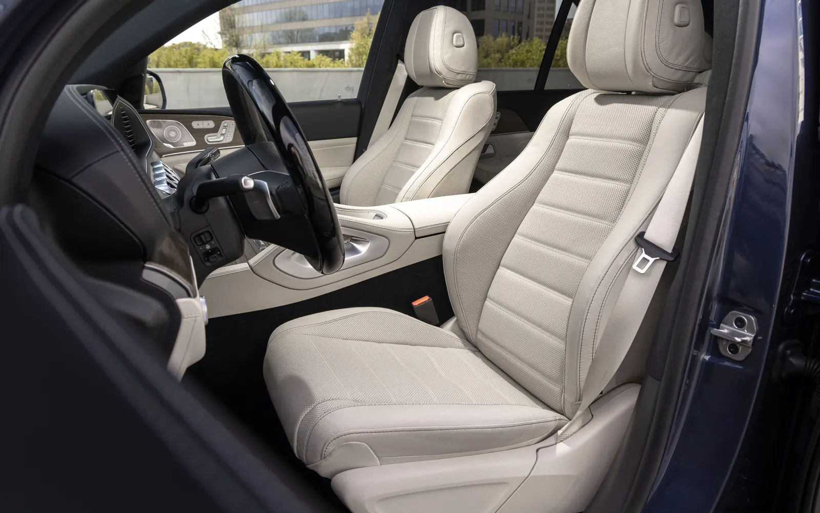Mercedes-Benz GLE – передние сидения