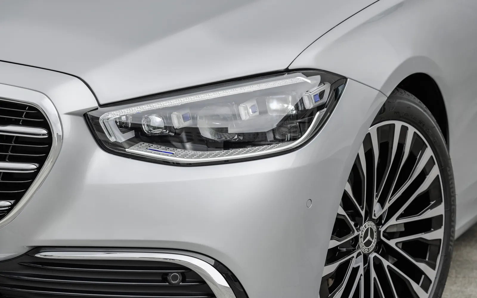 Mercedes-Benz S-class – фара