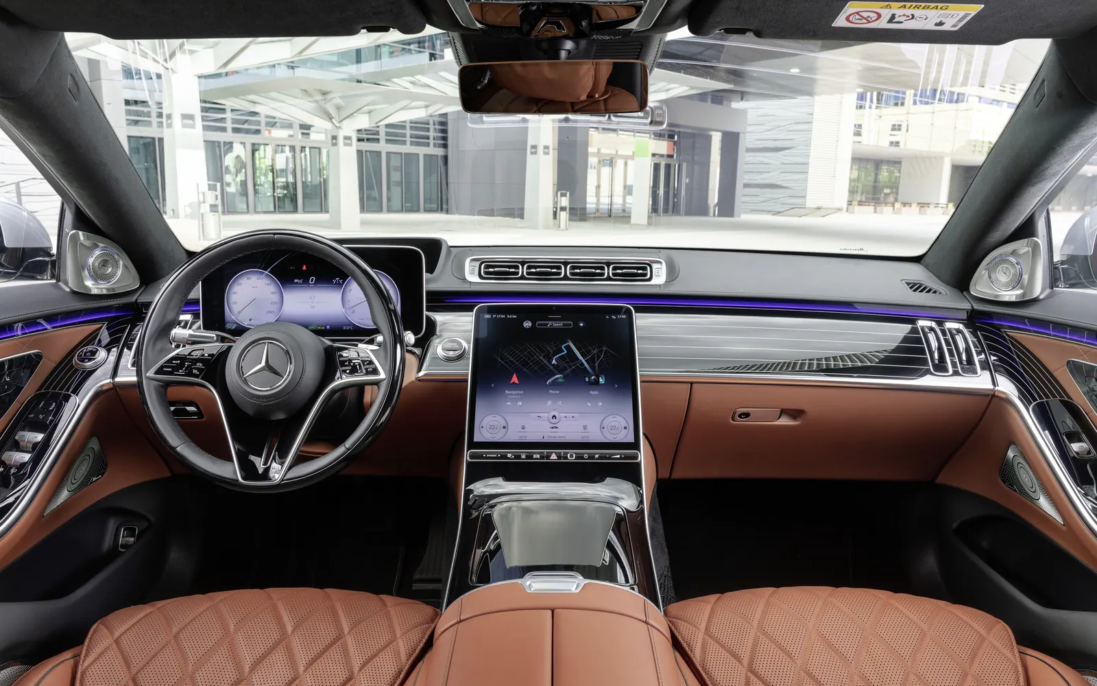 Mercedes-Benz S-class – салон, место водителя