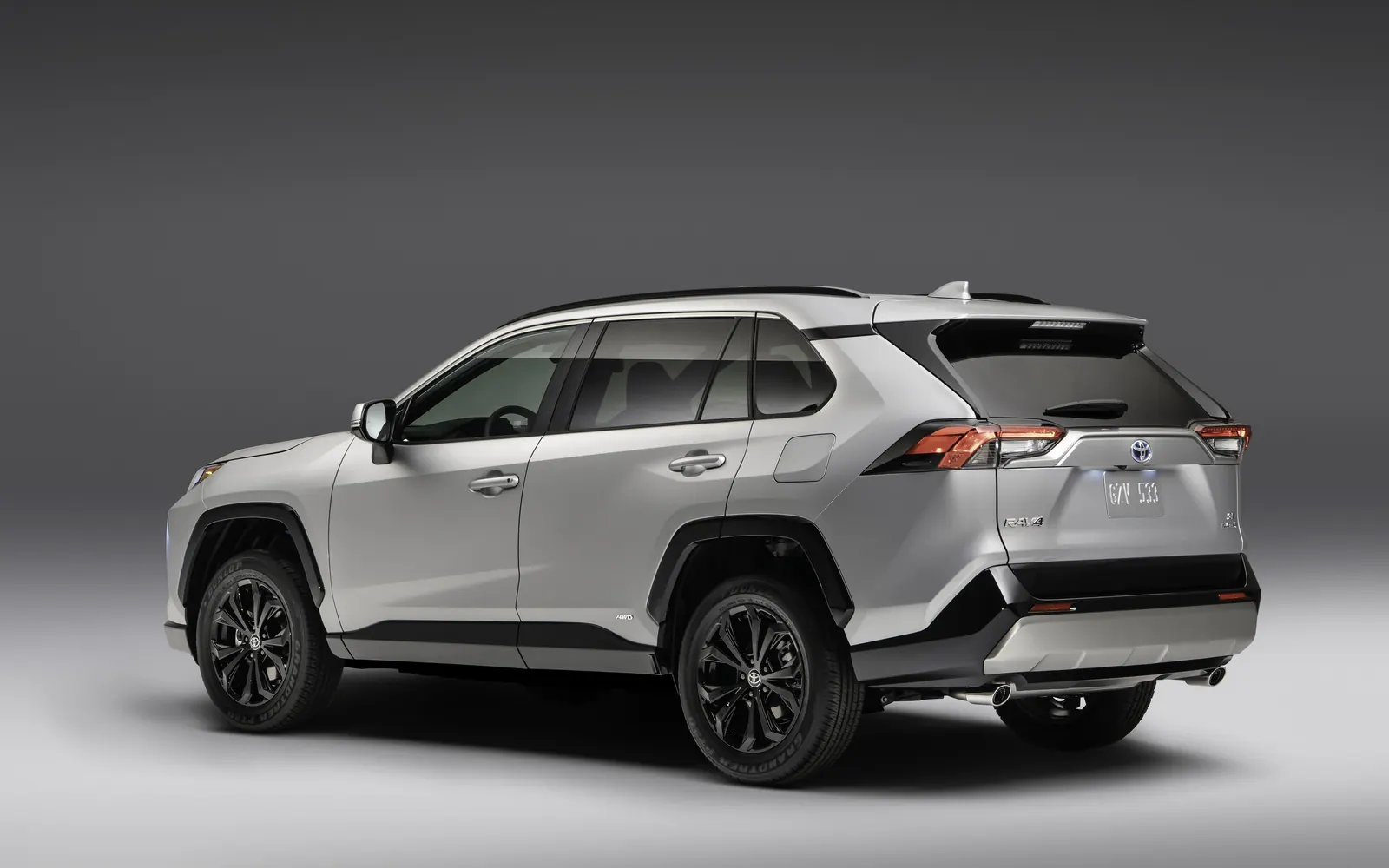 Toyota RAV4 – вид сзади сбоку