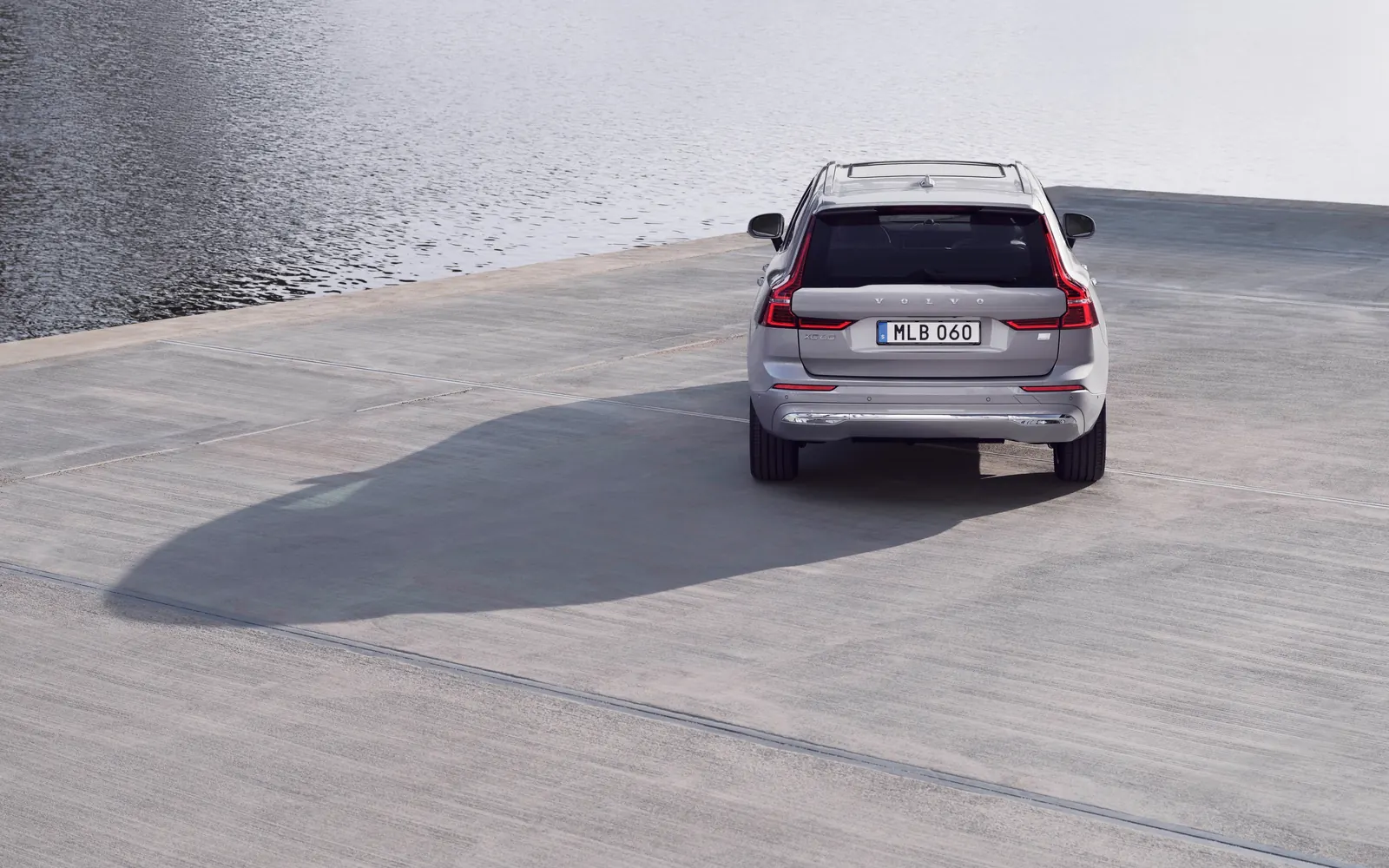 Volvo XC60 – вид сзади