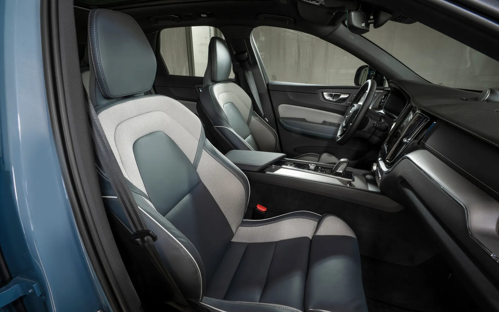 Volvo XC60 – передние сидения