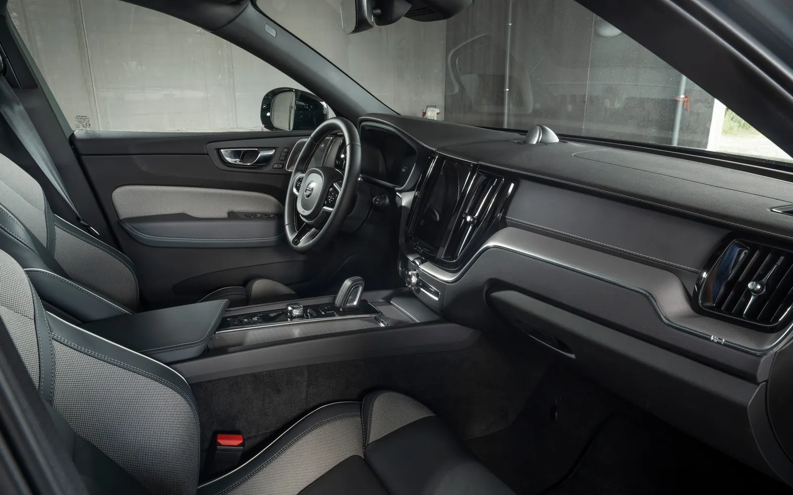 Volvo XC60 – салон, передняя панель